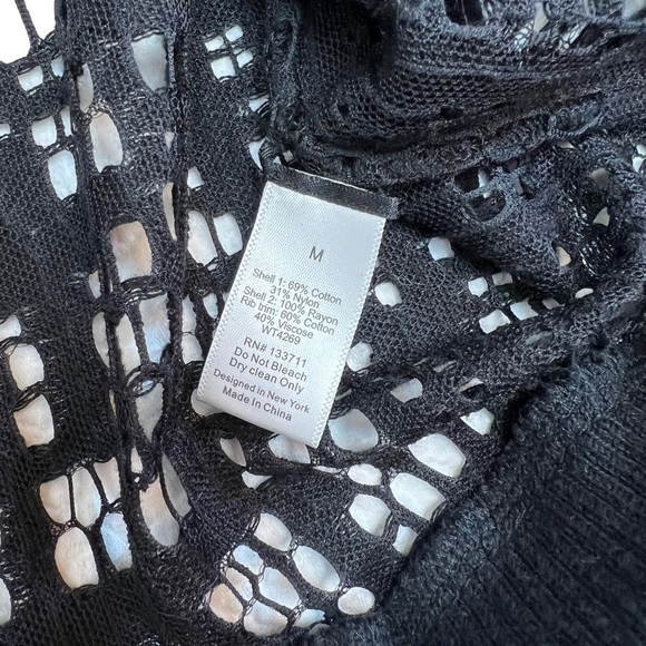 ADDISON Black Short Sleeve Perforated Fabric Cropped Size M - Picture 7 of 9